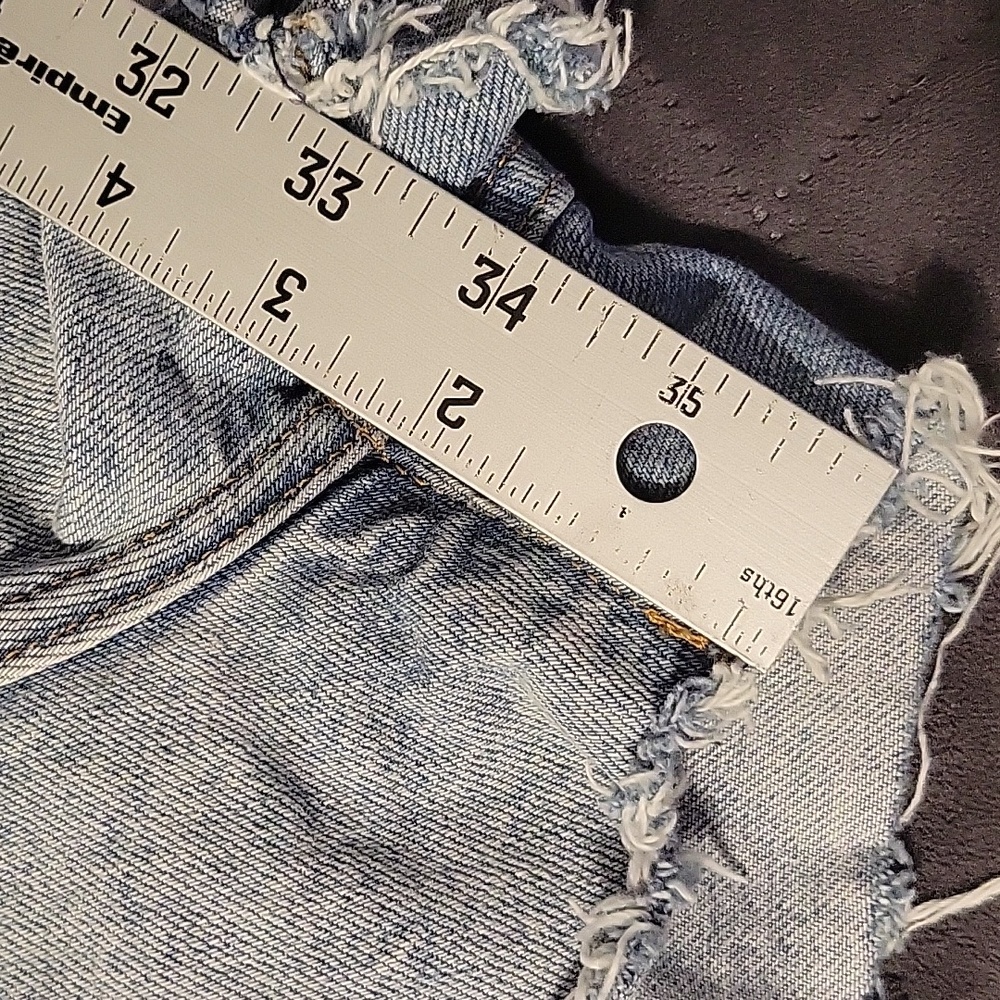 Denim Forum short - Picture 9 of 10